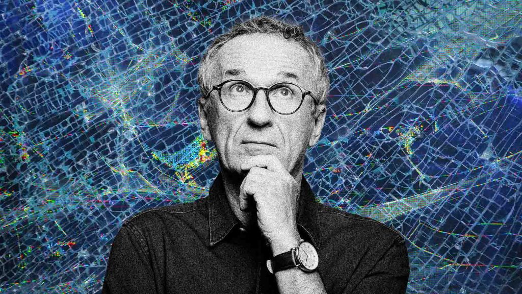 homem maduro com expressão de dúvida no rosto