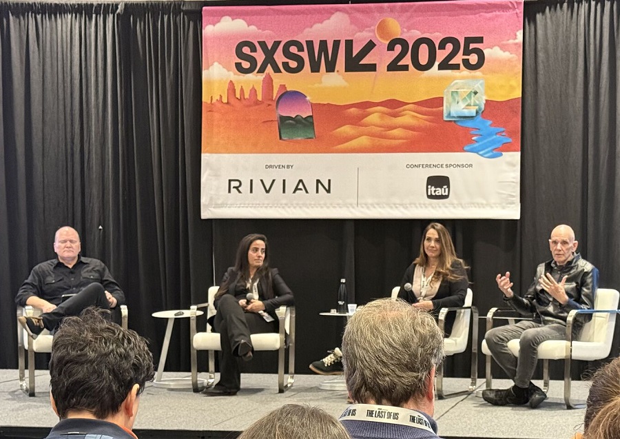 No palco do SXSW 2025, Peter Voss, Denise Holt, Fatma Tarlaci e Jay Boisseau