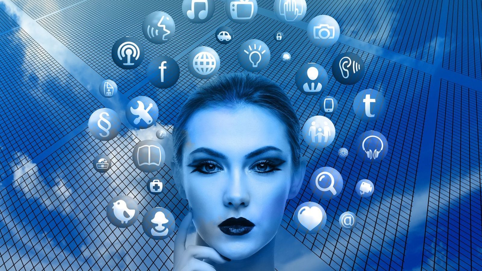 Mulher com vários símbolos ao redor