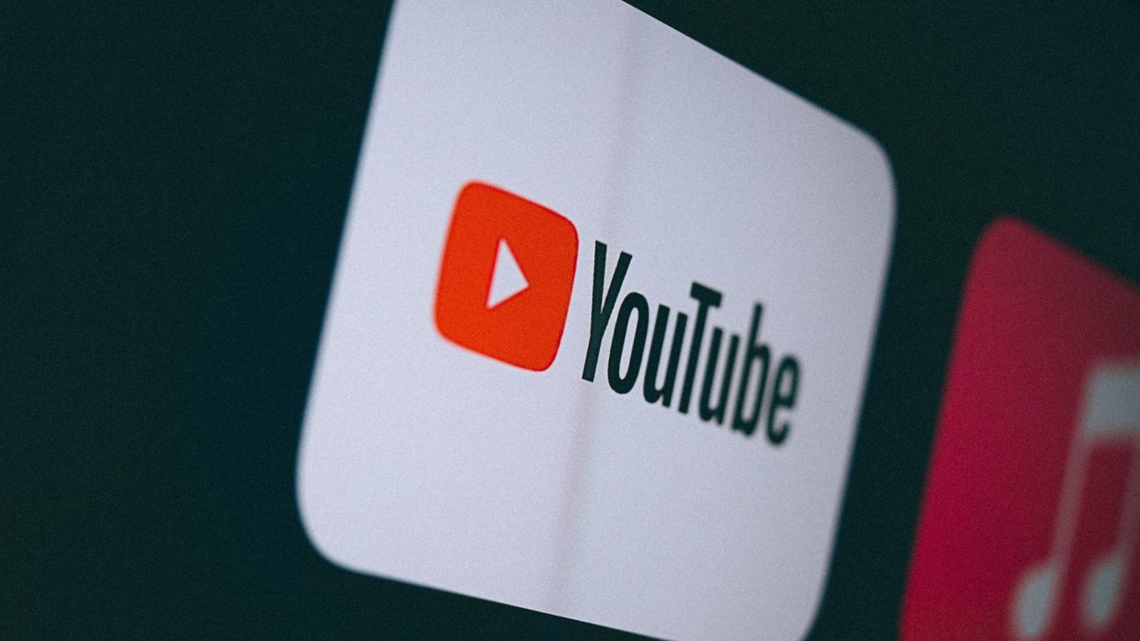 Tela com símbolo do YouTube