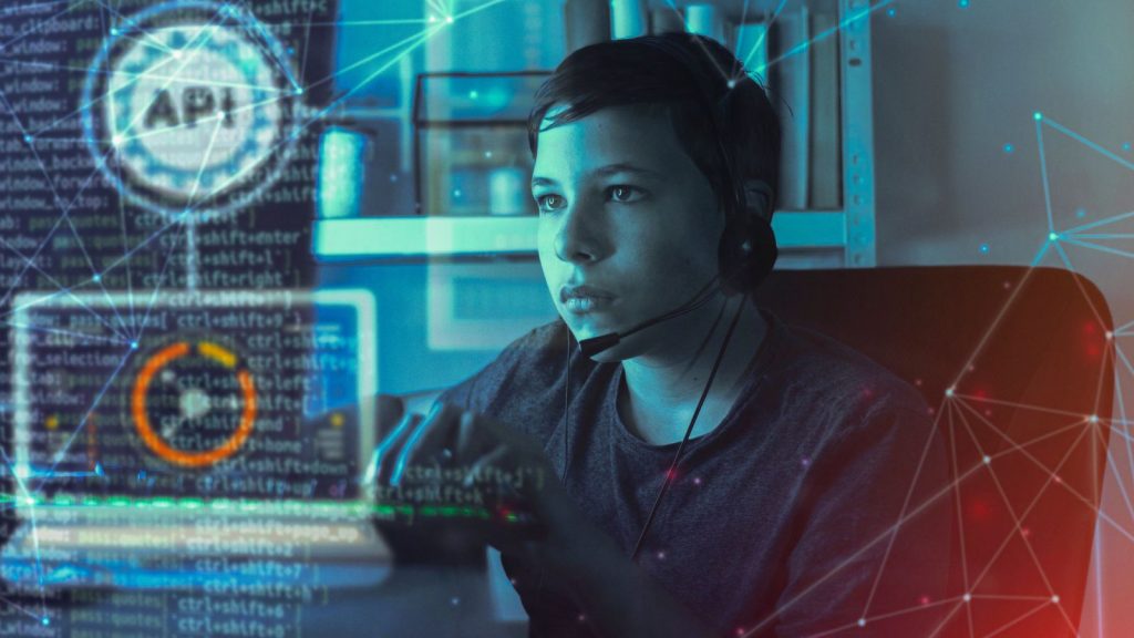 Jovem trabalhando com IA