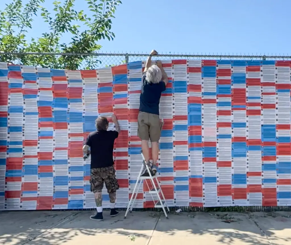 mural com os nomes dos participantes do  ataque ao Capitólio dos EUA em 6 de janeiro de 2021