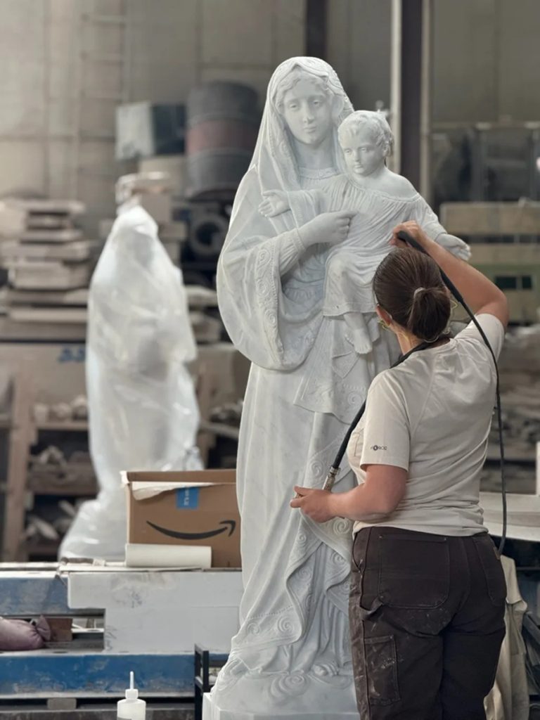 empresa de escultura em pedra Monumental Labs