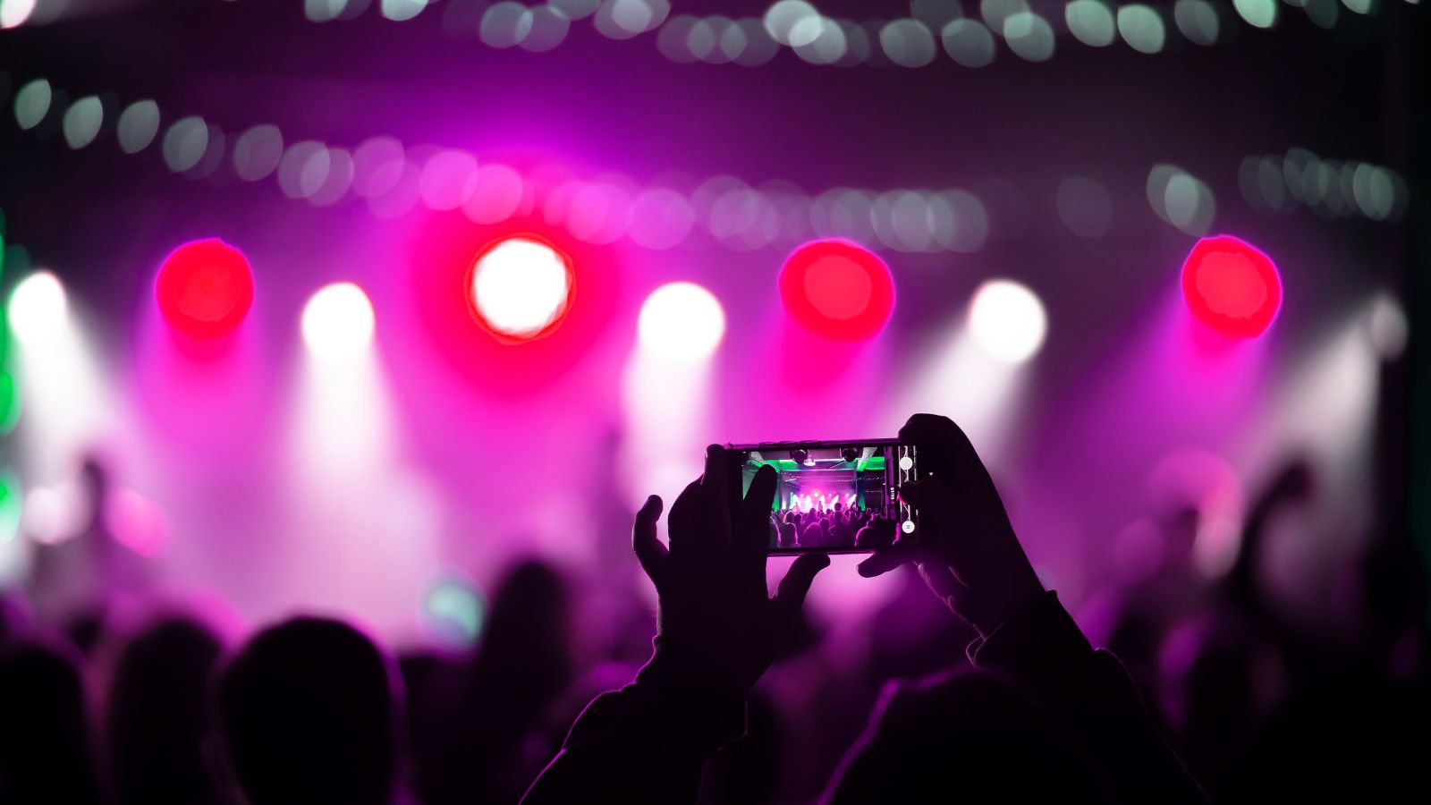 A atual turnê de Bad Bunny se chama No Me Quiero Ir De Aquí. Foto: Freepik