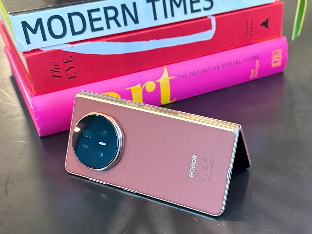 celular dobrável da Honor modelo Magic V5