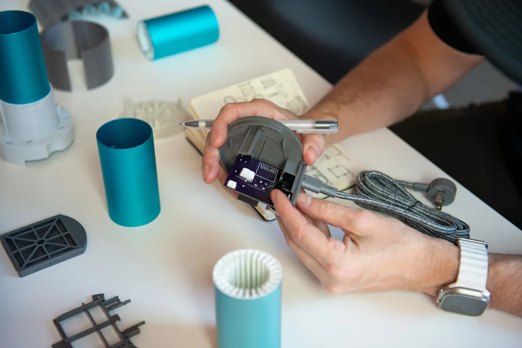 montagem de aparelho purificador de ar Airea