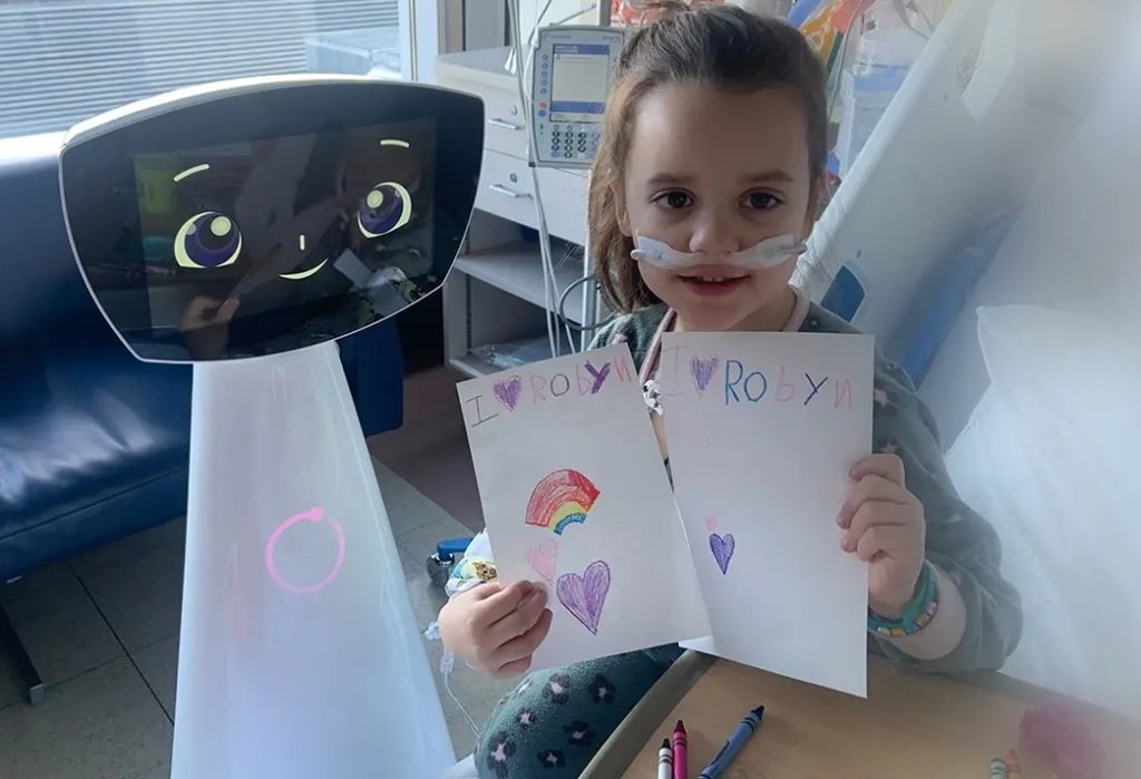 Robin, robô terapêutico que interage com pacientes em hospitais