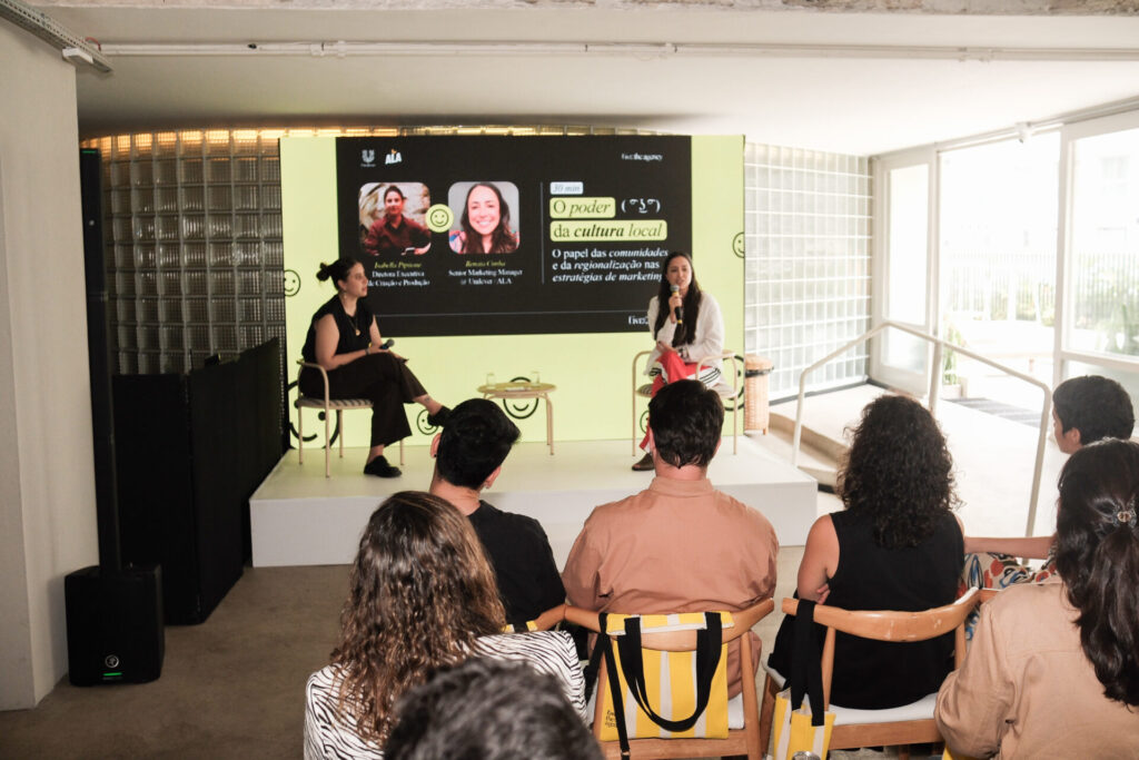 3ª edição do Livehub, plataforma de encontros criada pela Live the Agency Isabella, da Live the Agency, e Renata, da Unilever, trouxeram para o público o papel das comunidades e a regionalização nas estratégias de marketing