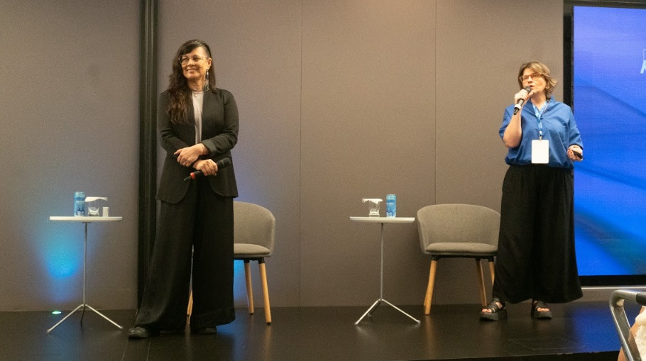 Carla Mayumi e Tina Brand,da Talk Inc.