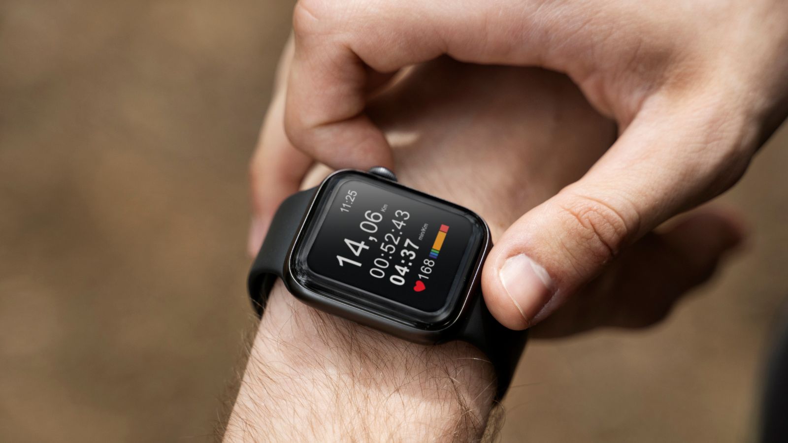 Apple Watch no braço