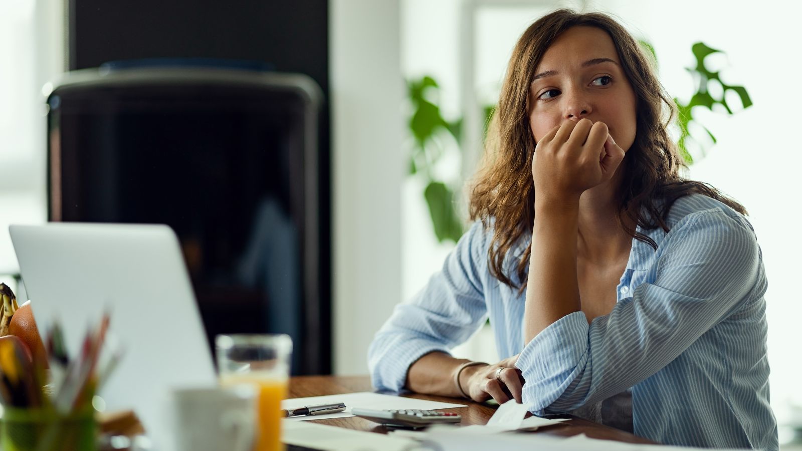 Mulher triste trabalho