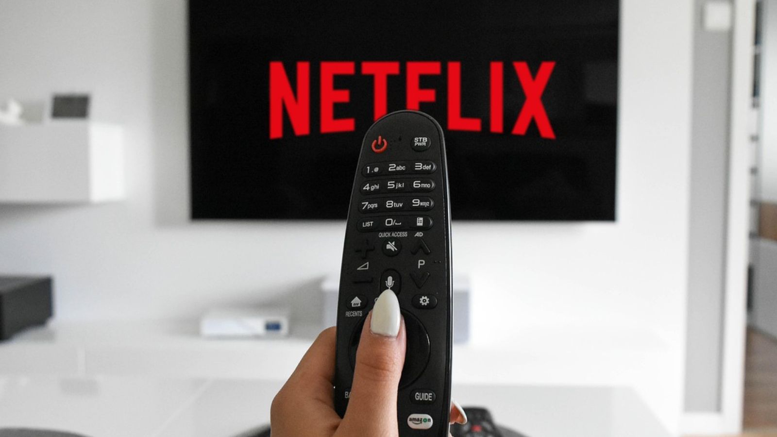 Netflix na Tv com controle apontado