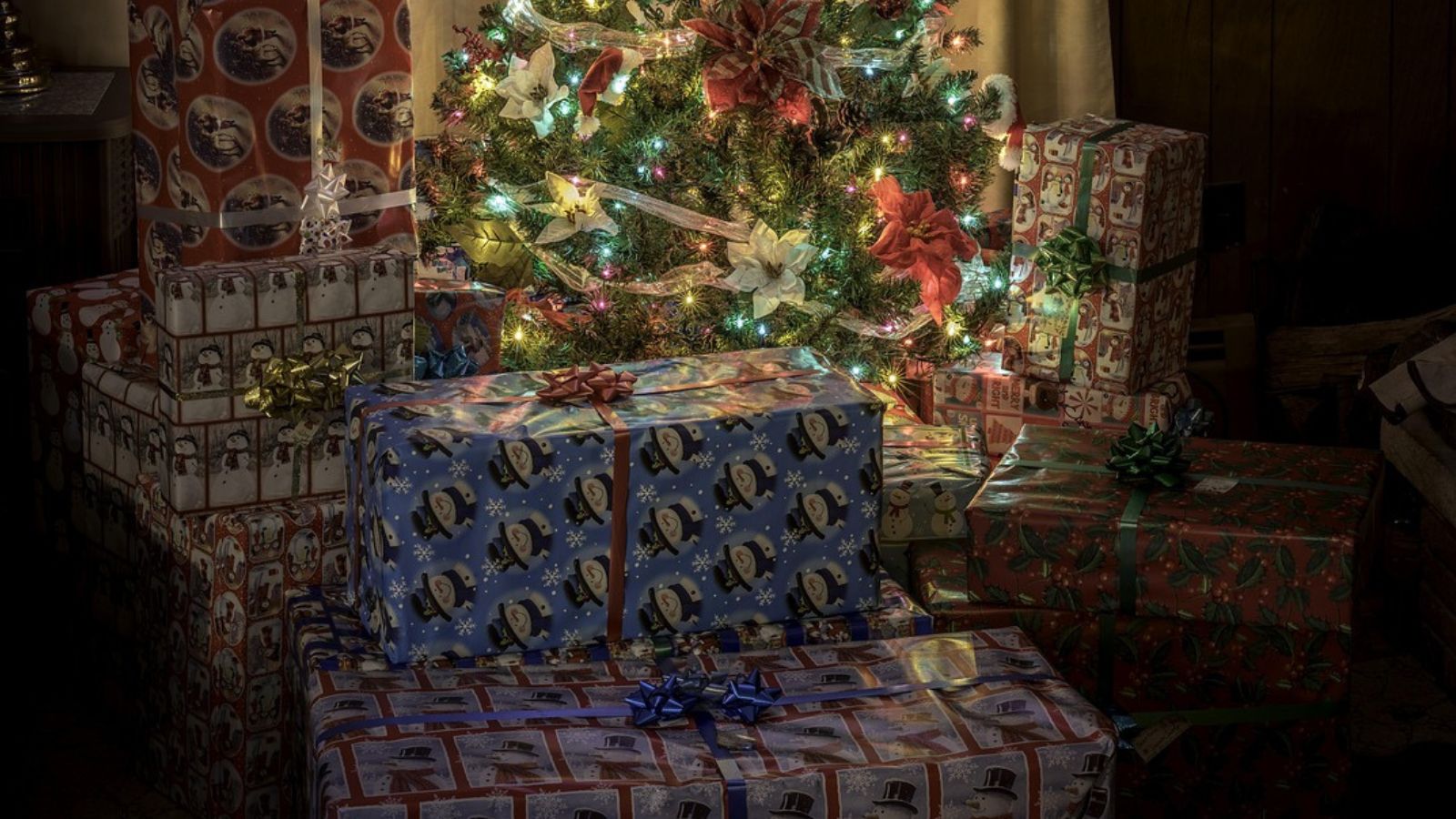 Presentes embaixo de árvore