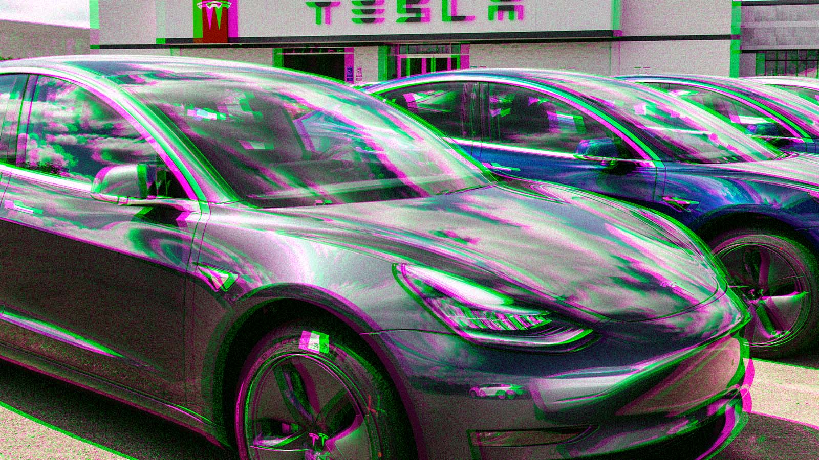 Tesla é processada após portas travarem durante incêndio