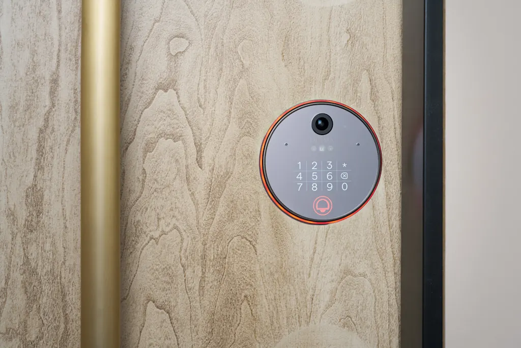 porta inteligente com abertura por reconhecimento facial