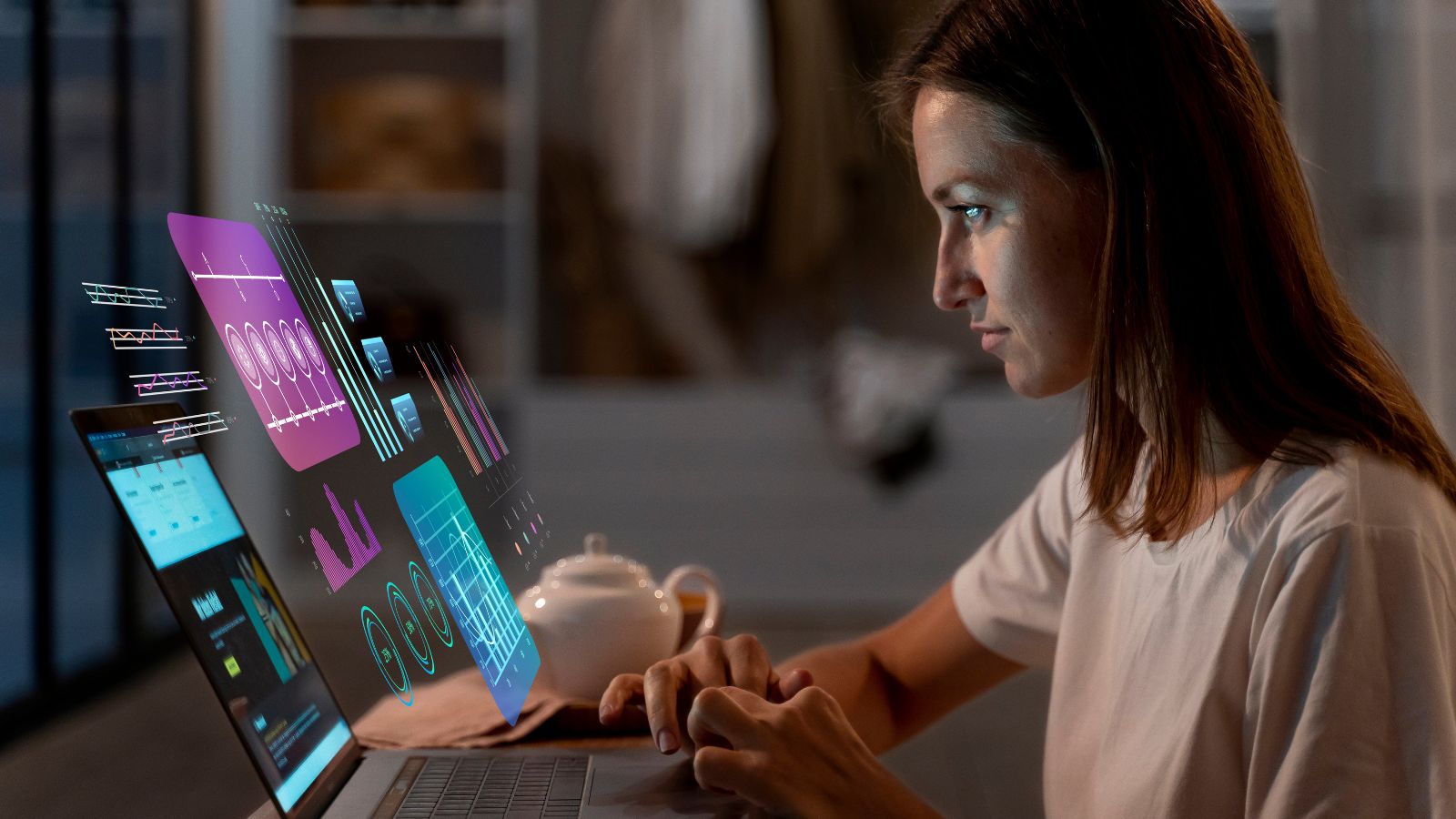 Jovem usando notebook