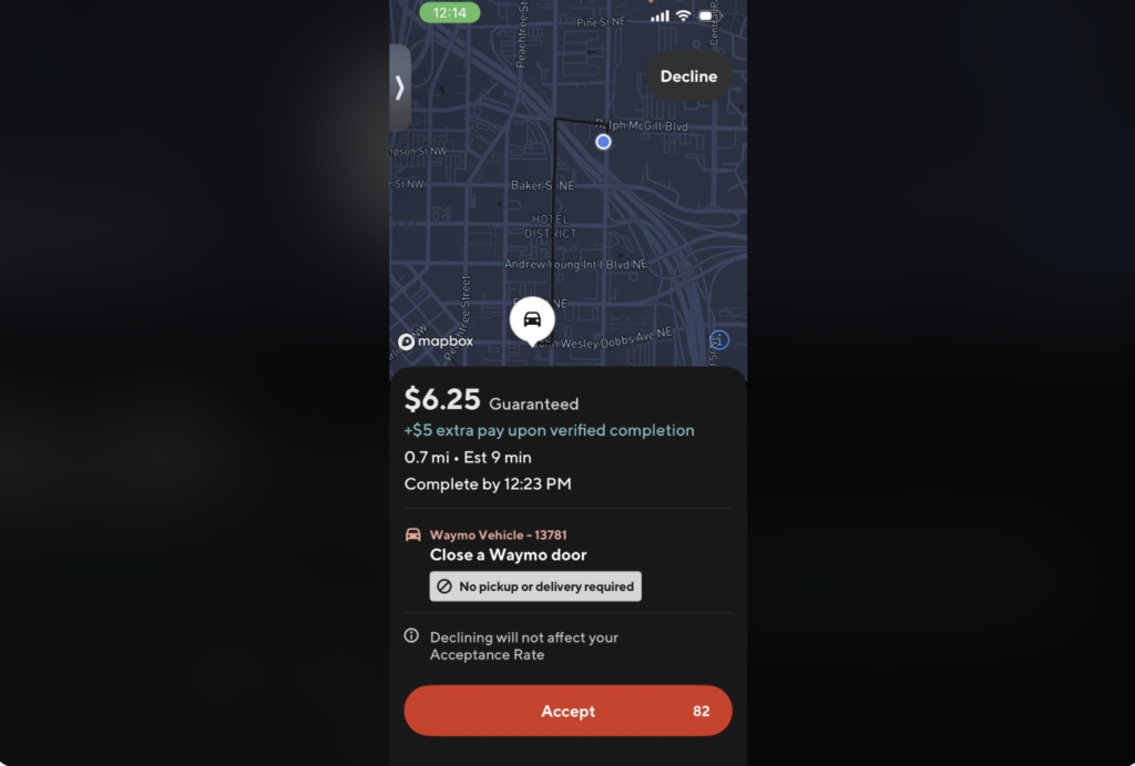 Waymo paga motoristas para fechar portas de carros autônomos
