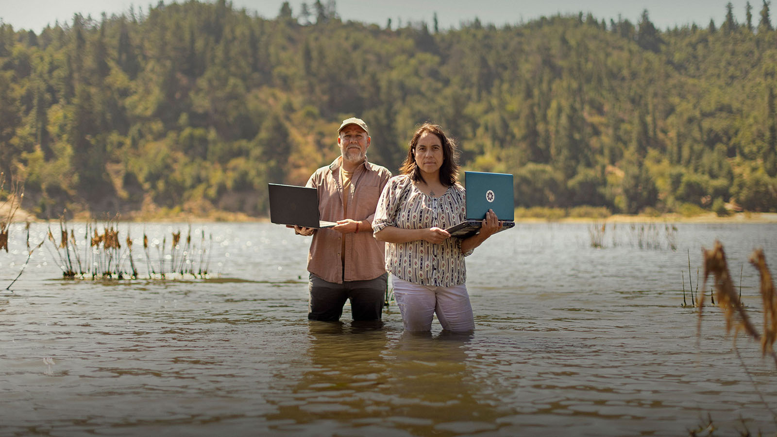 moradores da comunidade Quilicura em protesto contra data centers