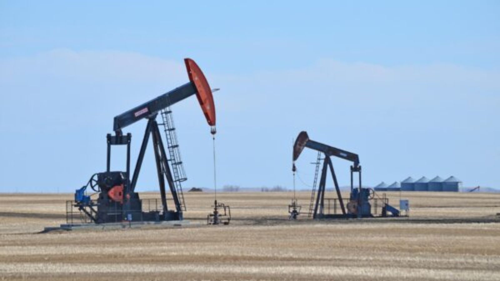 Em 2024, cerca de 20 milhões de barris de petróleo por dia atravessaram o estreito/ Crédito: Pixabay