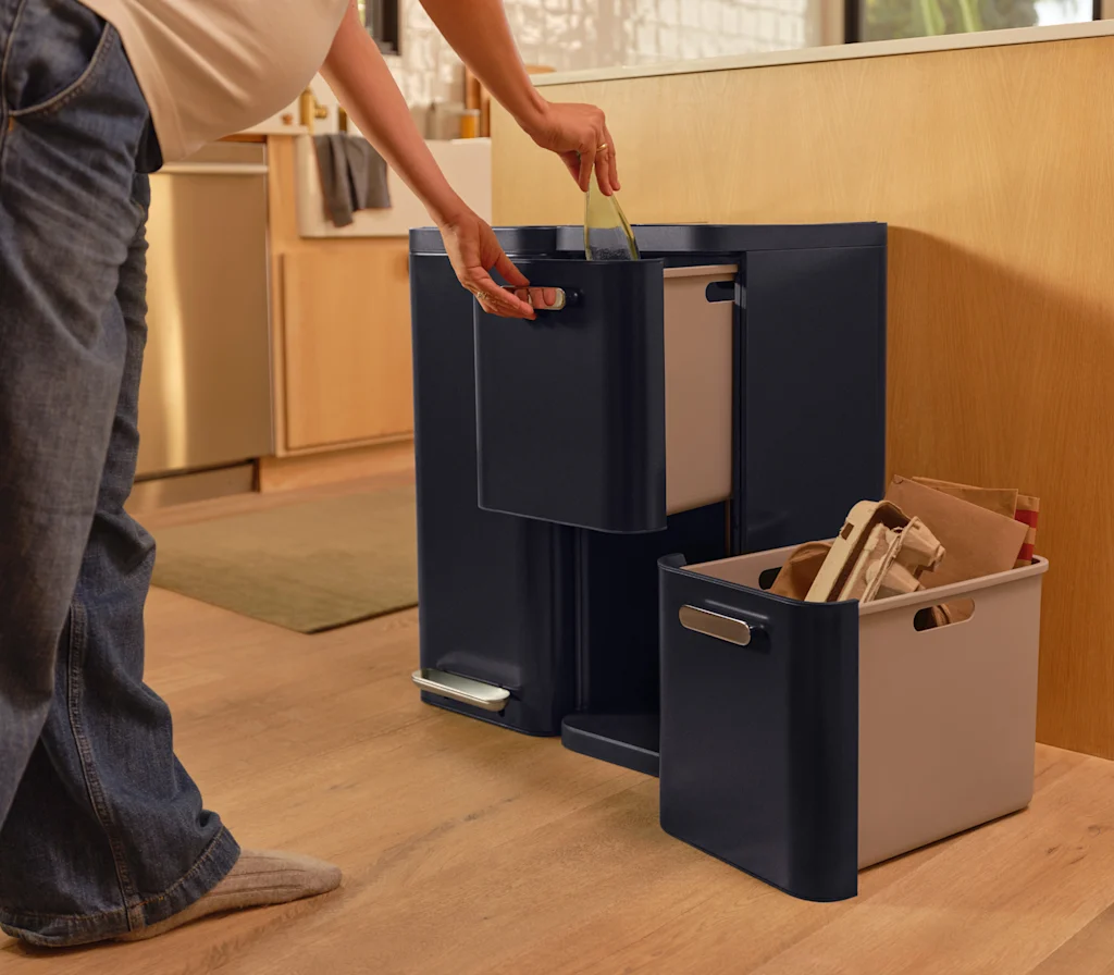 lixeira estilosa da marca Caraway