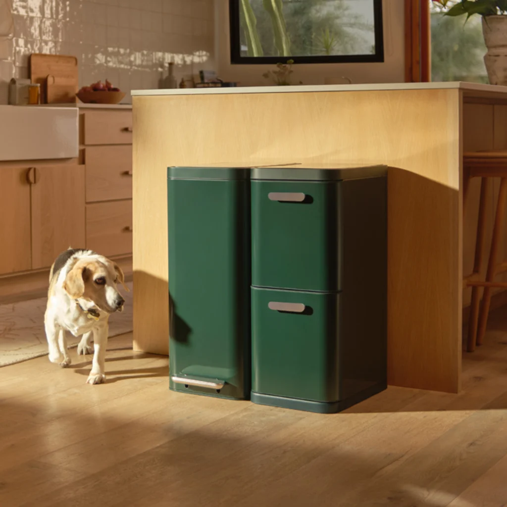 lixeira estilosa da marca Caraway