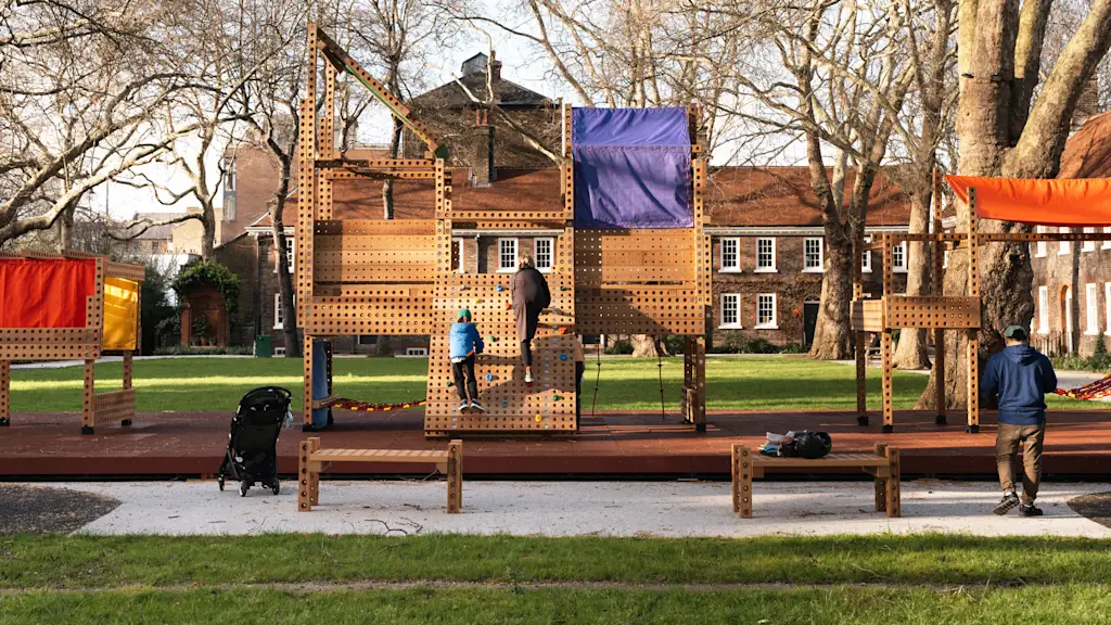 playground em m&oacute;dulos para crian&ccedil;as em campos de refugiados