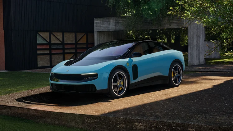 modelo de carro elétrico da Ferrari desenhado pelo designer Jony Ive