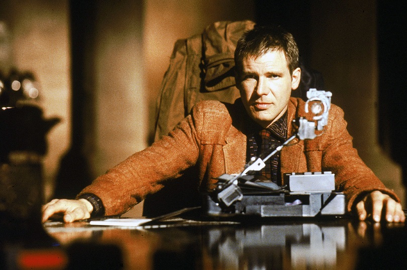 cena do filme "Blade Runner: O Ca&ccedil;ador de Androides" 