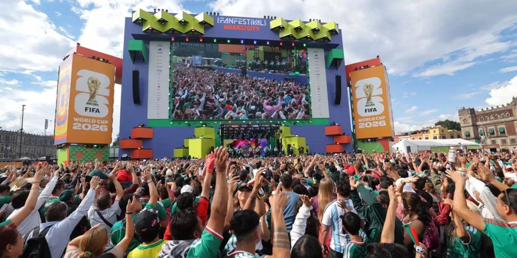 p&uacute;blico lota a fan fest da Fifa na Cidade do M&eacute;xico em  junho de 2026