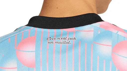 detalhe do uniforme da seleção da Bélgica para a Copa do Mundo 2026