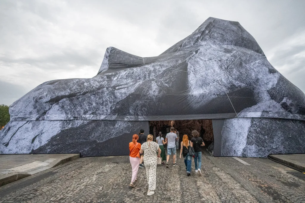 "La Caverne du Pont Neuf", instala&ccedil;&atilde;o art&iacute;stica na ponte mais antiga de Paris