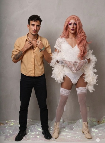 João Marco e seu alter ego, a drag queen Ramona Pussita