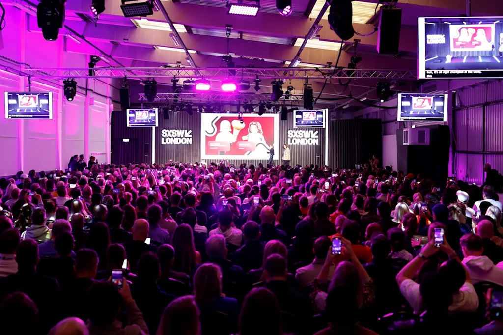 plateia em palestra no festival SXSW London