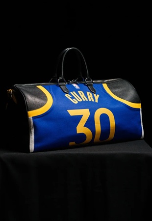 camisetas antigas do time de basquete Golden State Warriors viram novas pe&ccedil;as de vestu&aacute;rio