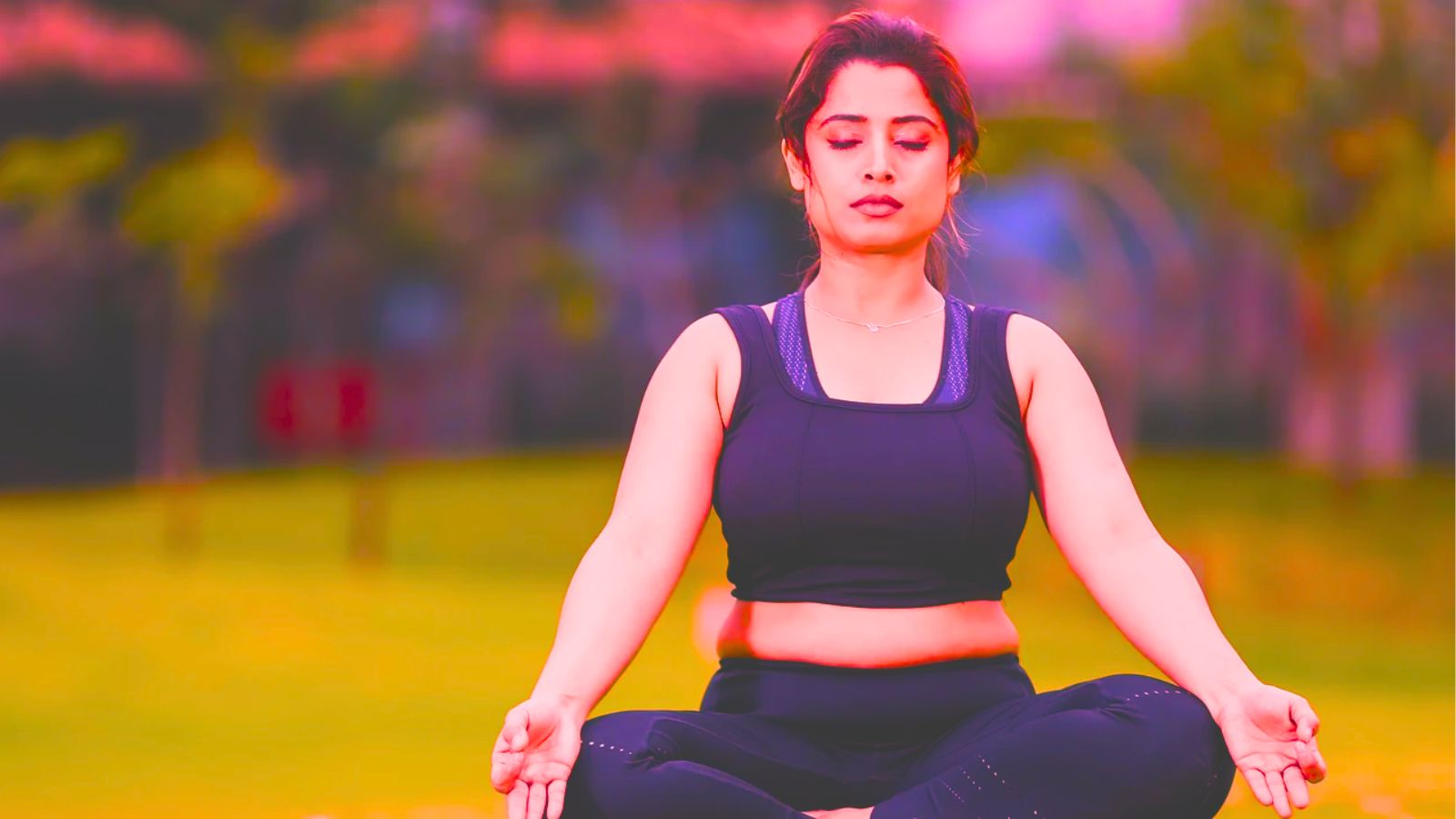 Mulher meditando