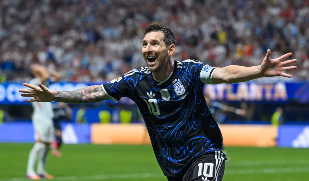 Lionel Messi comemora gol pela Argentina durante a Copa do Mundo de 2026.