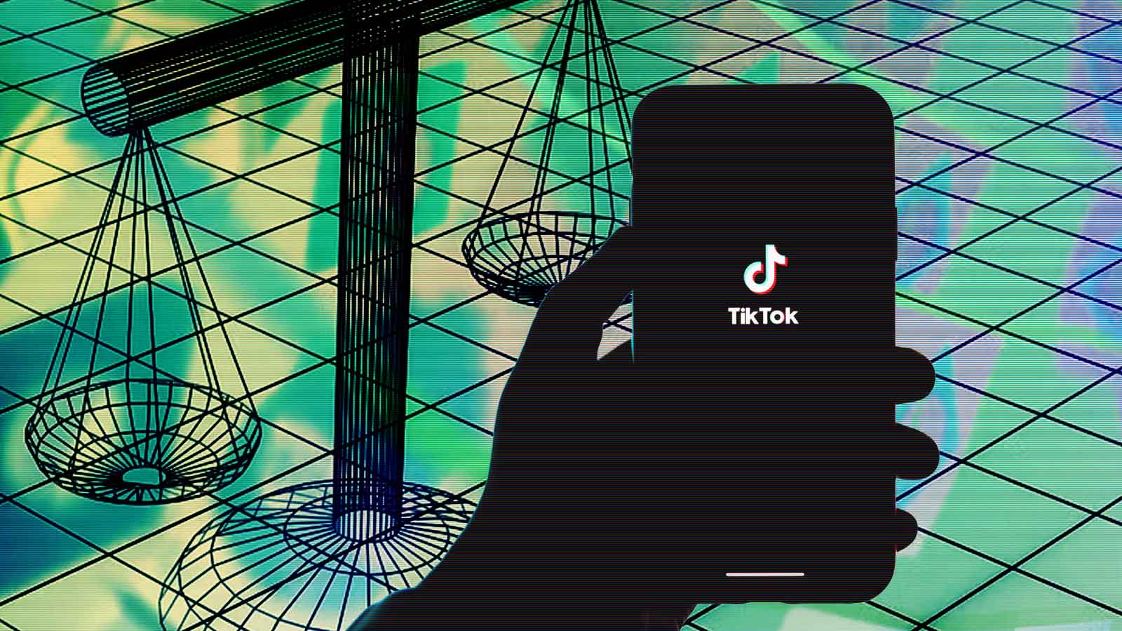 Celular com o logotipo do TikTok diante de balanças, em referência à multa aplicada pela ANPD