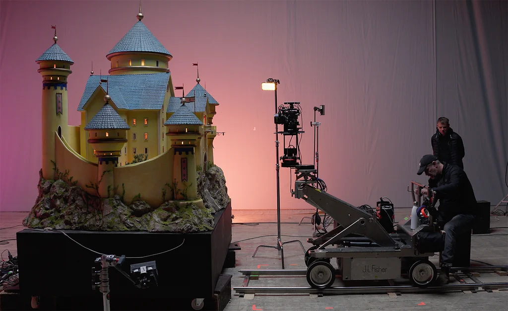 Disney troca CGI por efeitos feitos &agrave; m&atilde;o em novo curta de princesas