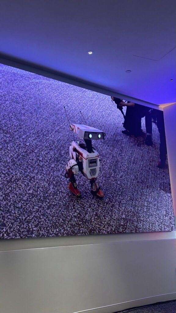 BDX droid da Disney aparece em apresenta&ccedil;&atilde;o da Imagineering no Fast Company Innovation Festival 2026.
