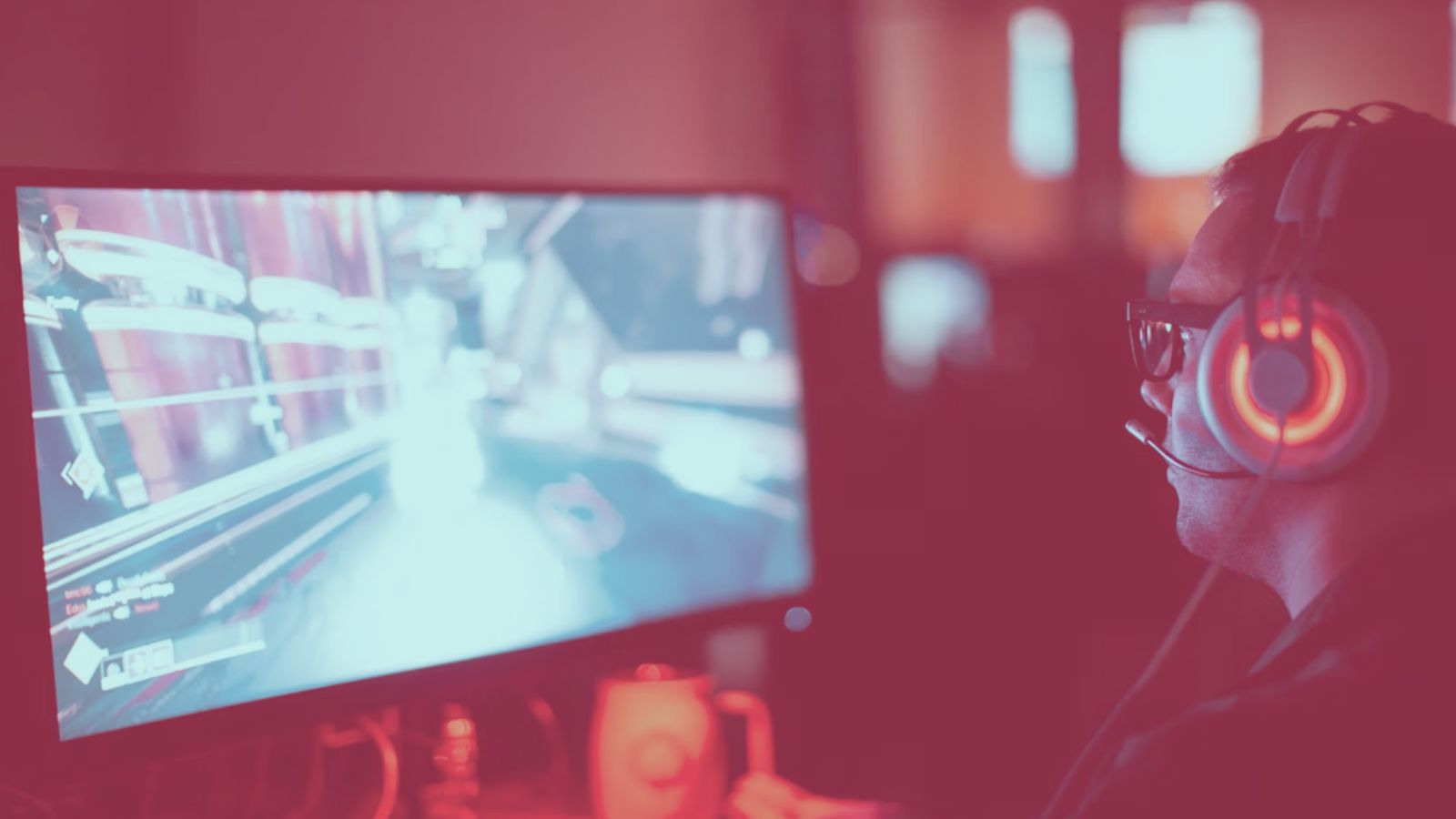 Pessoa jogando online