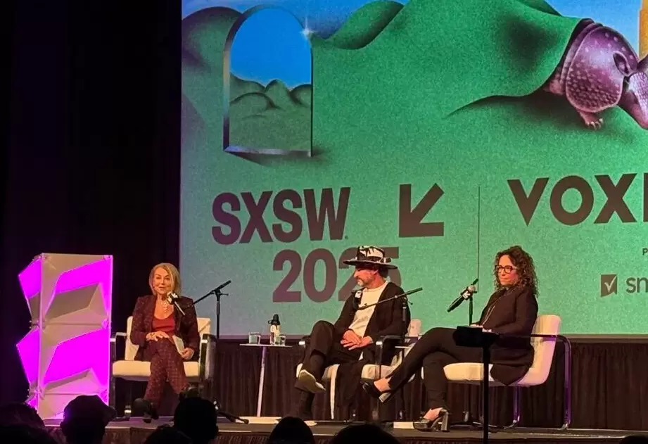 Esther Perel, Frederik Pferdt e Amy Webb em painel no SXSW 2025