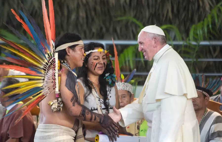 Papa Francisco com os povos da Amazônia