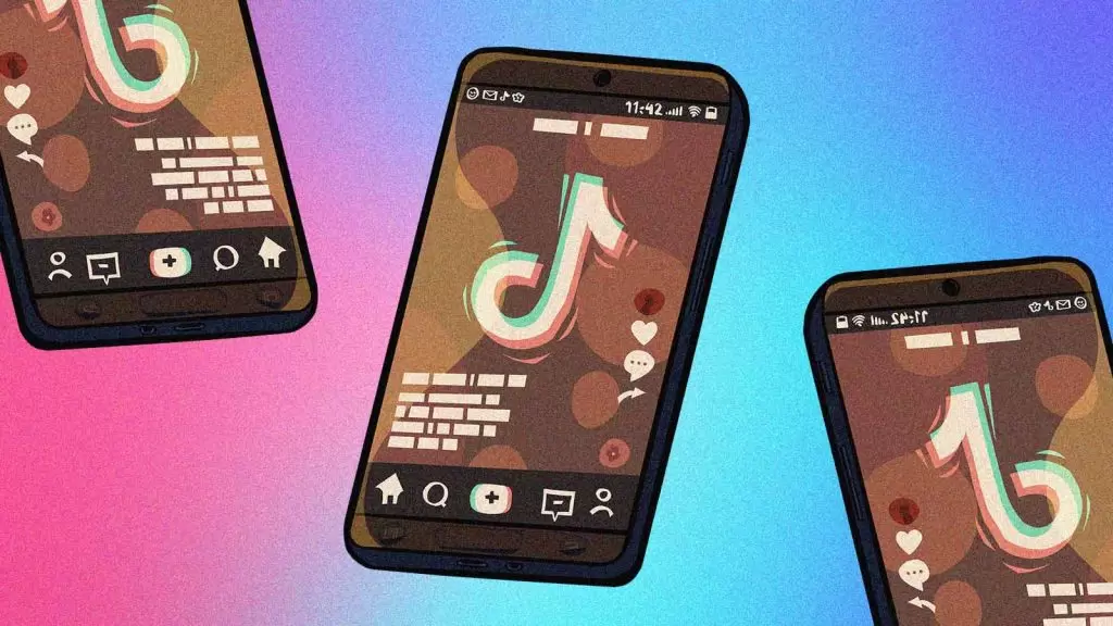 Montagem com tr&ecirc;s celulares, num fundo rosa e azul, com a tela no aplicativo do TikTok