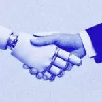 Saber utilizar recursos de Inteligência Artificial com o ChatGPT, Perplexity ou JobsGPT pode ser a chave para otimizar currículos, simular entrevistas, entender tendências do setor e até descobrir quanto você deve ganhar. Crédito: Rawpixel