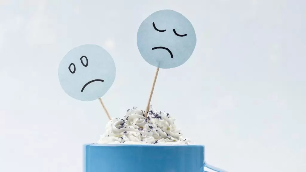 Desenhos de caras tristes em azul