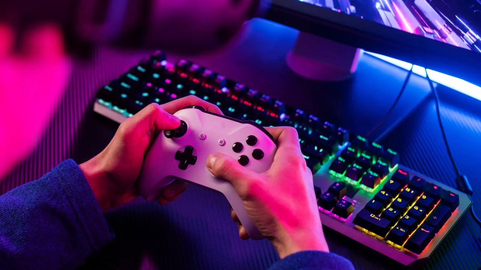 Gamepad com luzes neon multicoloridas