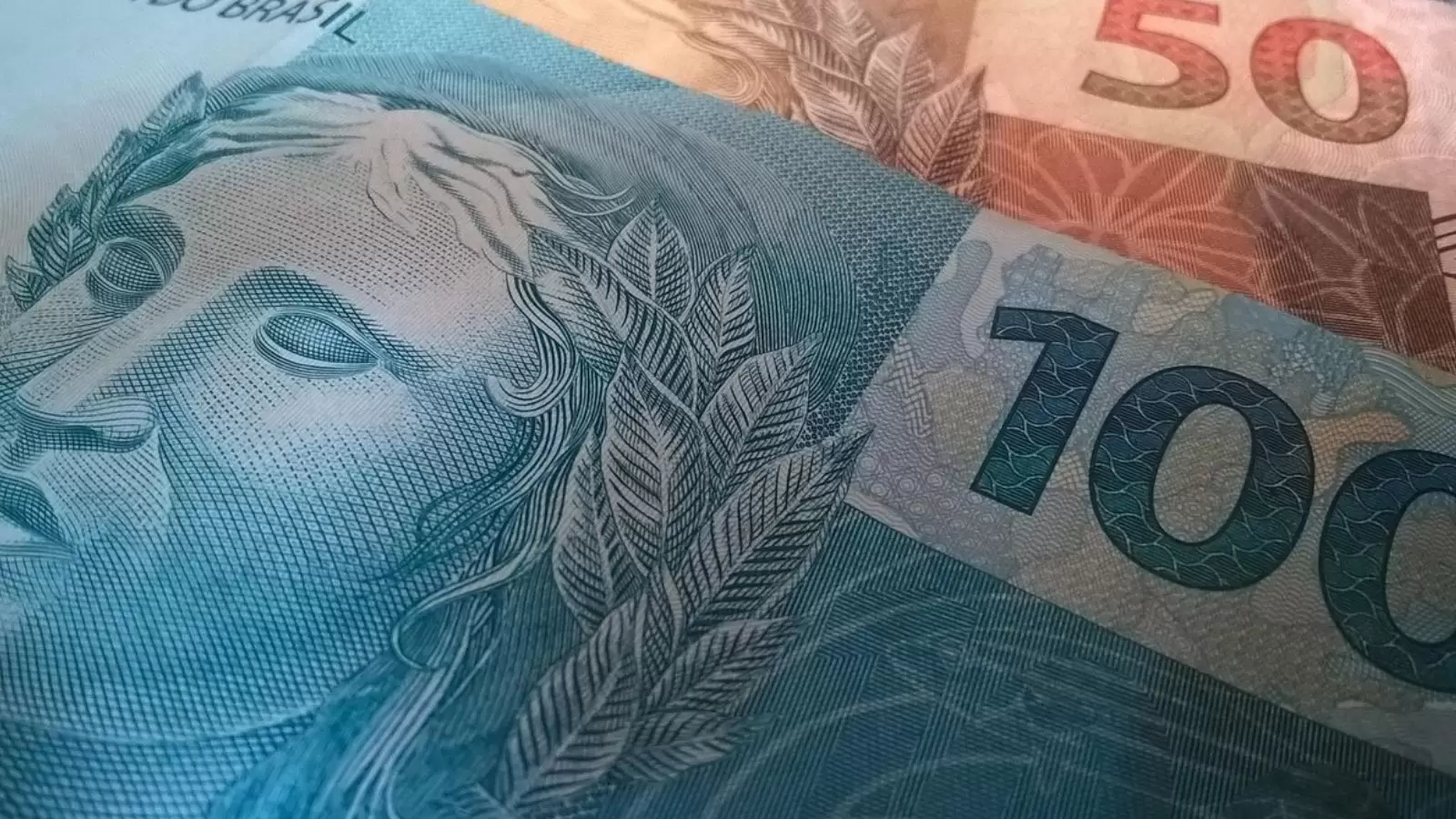 Dinheiro real brasileiro