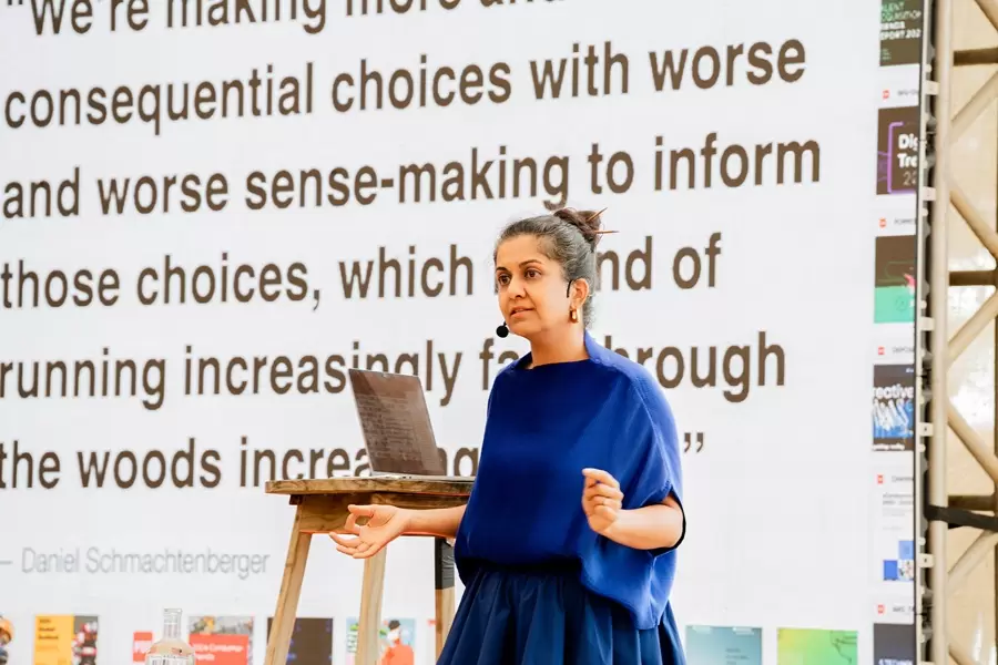 Anab Jain, do est&uacute;dio Superflux, no KES Summit 2025