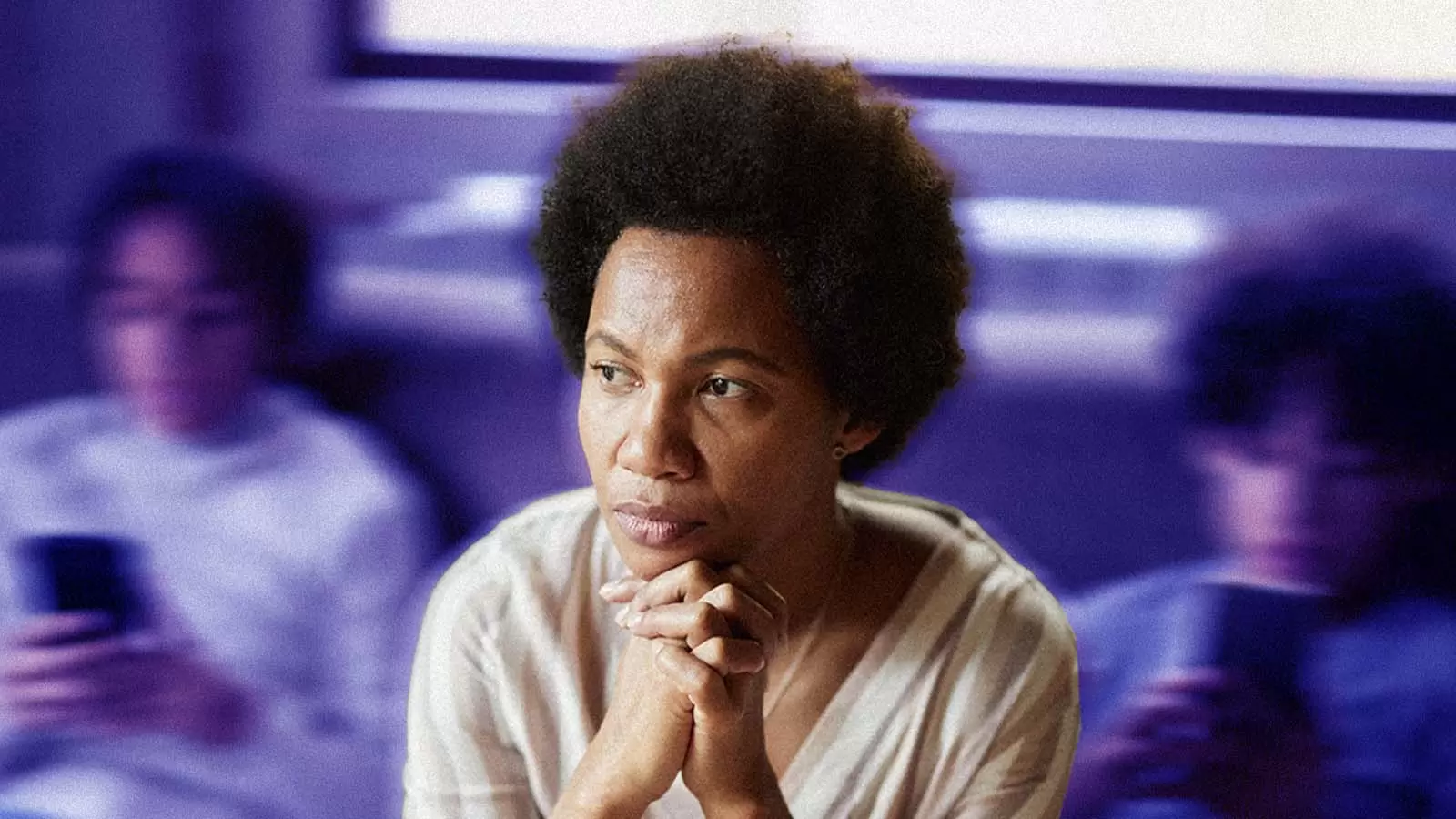 Quer que seus filhos usem menos celular? Comece por você, diz Mel Robbins