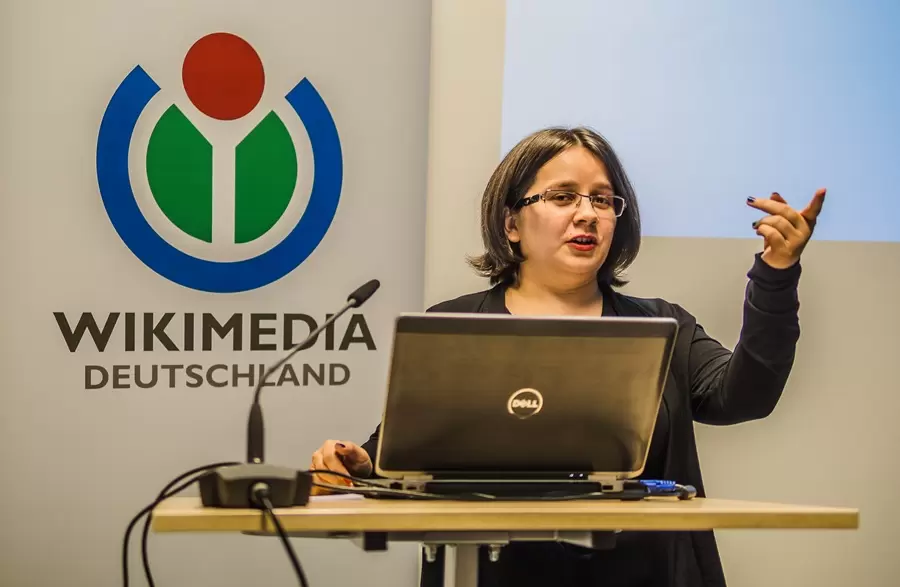 Lydia Pintscher, líder do projeto Wikidata na Wikimedia Alemanha